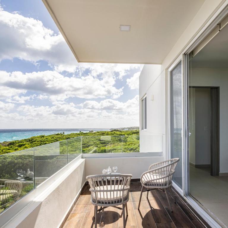 Azulea Isla Mujeres Hotel - King Suite with Sea View - 9
