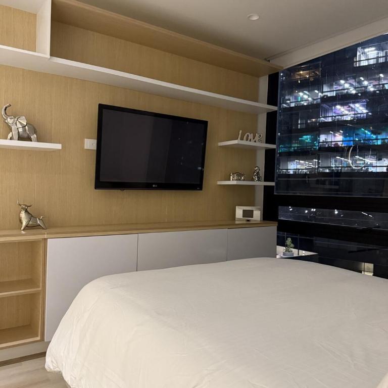 Spectacular city view Loft with Club House - One-Bedroom Apartment - 3