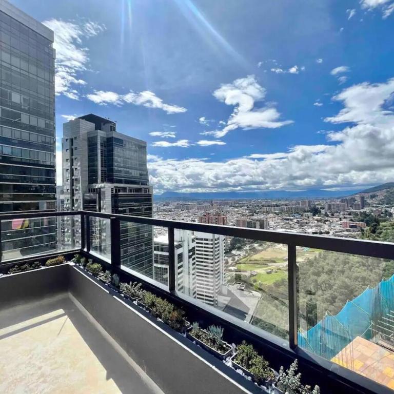 Spectacular city view Loft with Club House - One-Bedroom Apartment - 8