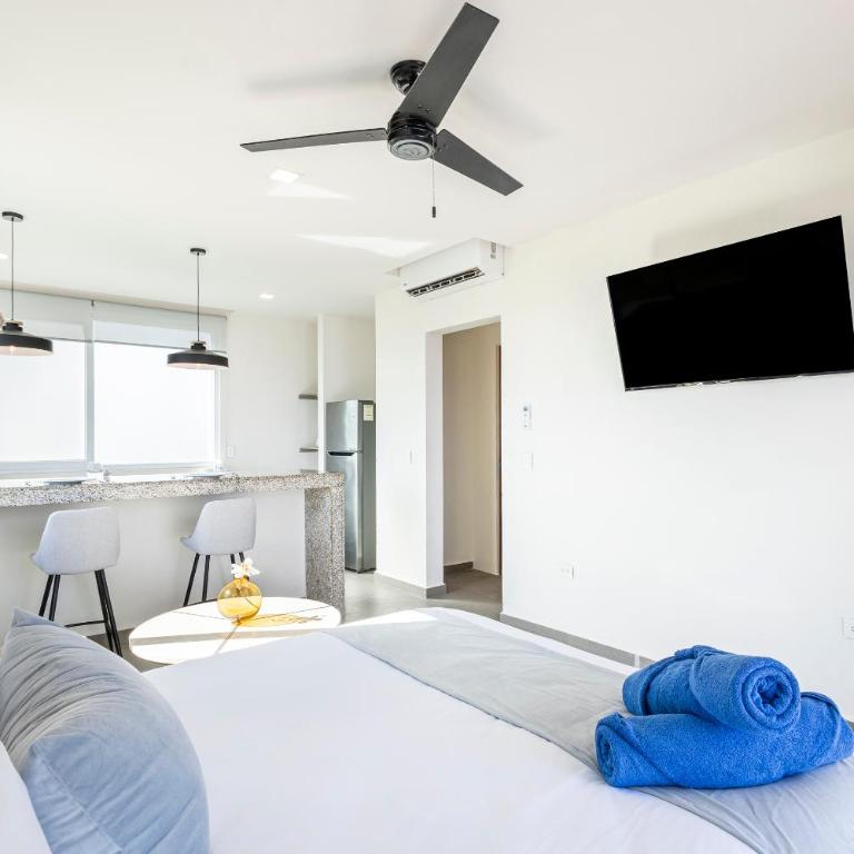 Azulea Isla Mujeres Hotel - Suite with Sea View - 5