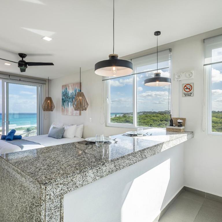 Azulea Isla Mujeres Hotel - Suite with Sea View - 6