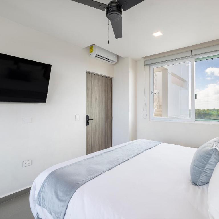 Azulea Isla Mujeres Hotel - Deluxe Double Room with Balcony and Sea View - 9