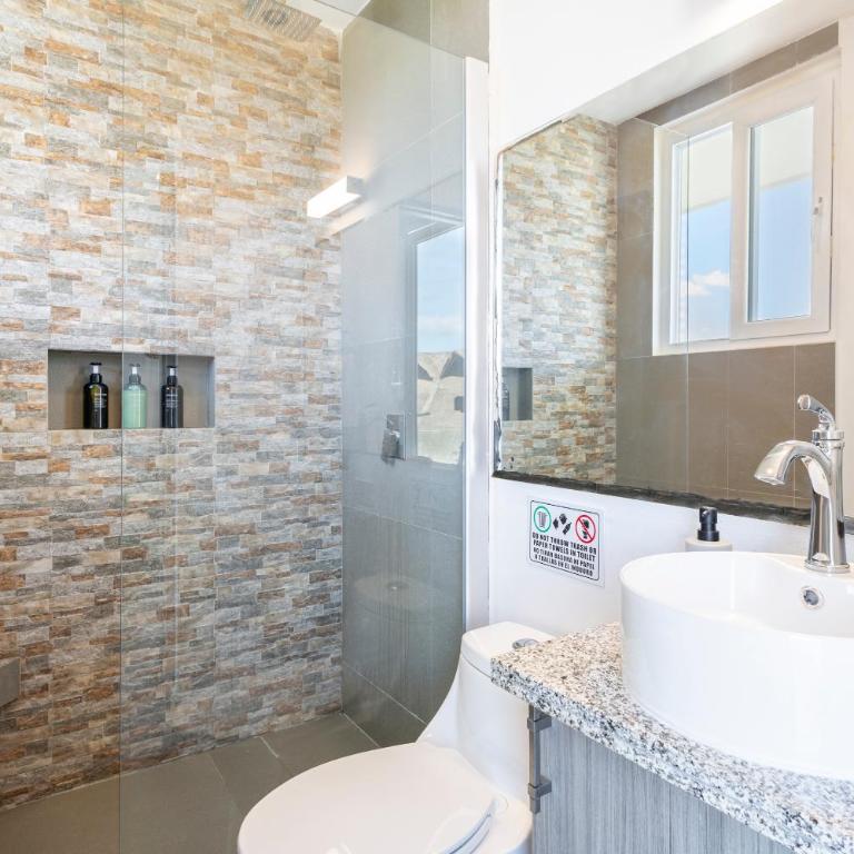 Azulea Isla Mujeres Hotel - Deluxe Double Room with Balcony and Sea View - 8