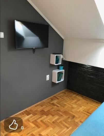 Pop Art S Apartment - Two-Bedroom Apartment - 4