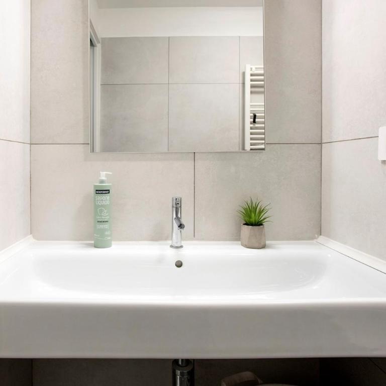 Urban Oasis near Termini, free Parking&Patio, int3 - Appartamento con 2 Camere da Letto - 54