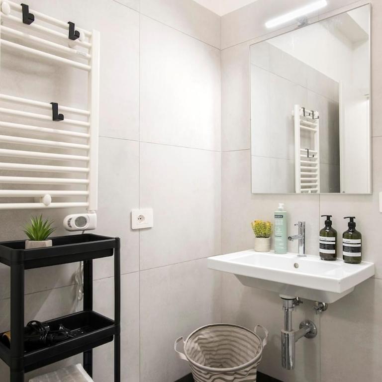 Urban Oasis near Termini, free Parking&Patio, int3 - Appartamento con 2 Camere da Letto - 56