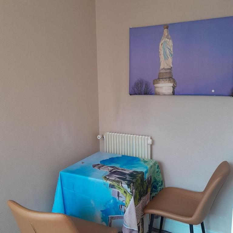 VUE DE REVE CHAMBRE dans APPARTEMENT DE STANDING - vous faites le ménage-Very good prices but you have to cle-an th-e flat - Camera Matrimoniale Standard - 9