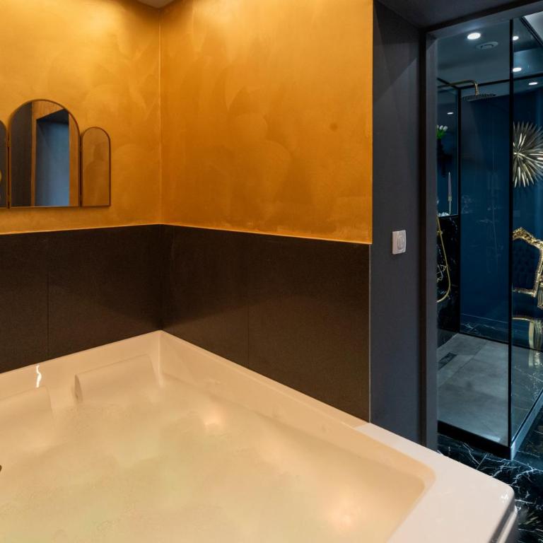 La Suite Tentation - Suite Deluxe avec Baignoire Spa - 6