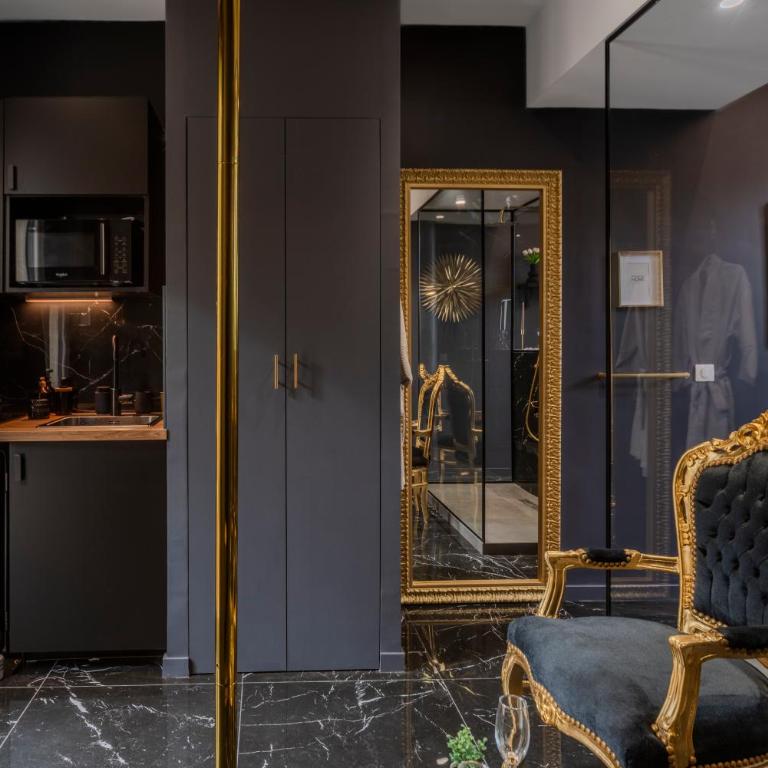 La Suite Tentation - Suite Deluxe avec Baignoire Spa - 10