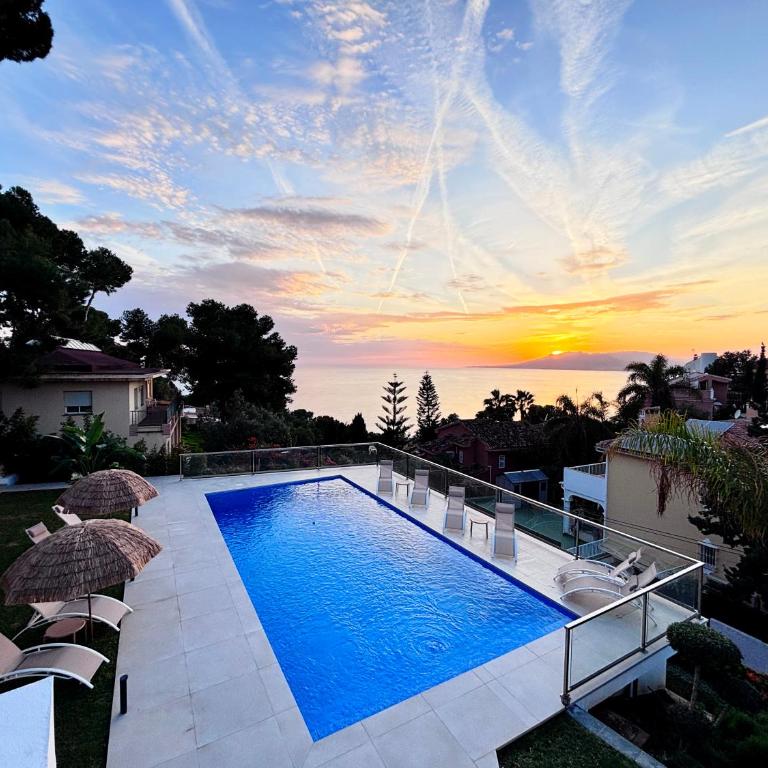 Candado Golf and heated Pool by MalagadeVacaciones - Villa - 4