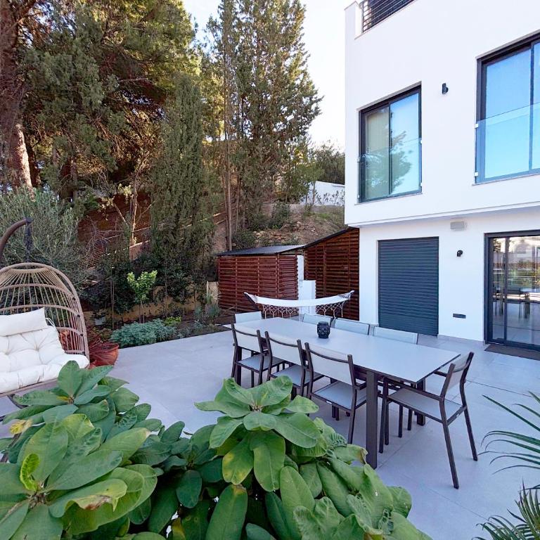 Candado Golf and heated Pool by MalagadeVacaciones - Villa - 31