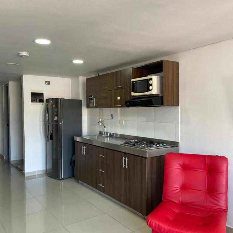 Ivanna Jumar ApartaHotel - Laureles Estadio - Three-Bedroom Standard Apartment - 37