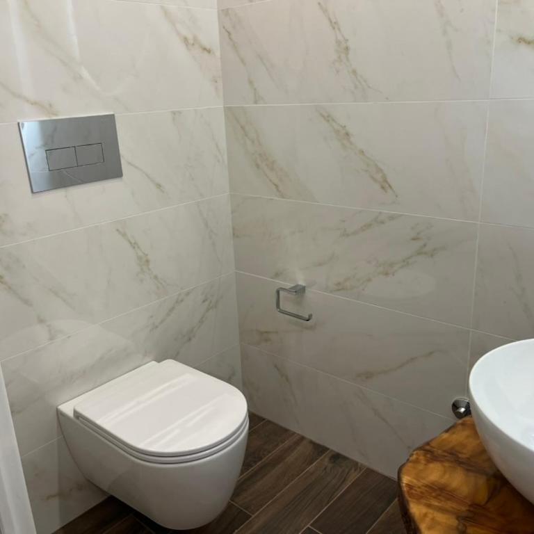 Bucceri Home - Luxury Apartments - Two-Bedroom Deluxe Apartment with Balcony - 14