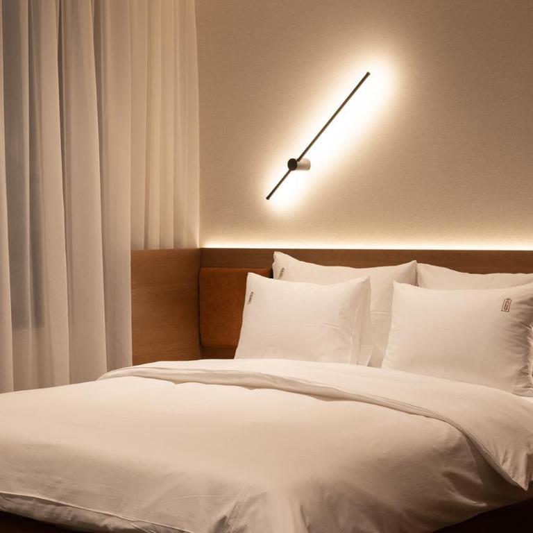Garni Hotel Galeria - Deluks Dvokrevetna Soba sa Bračnim Krevetom - 10