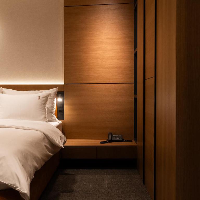Garni Hotel Galeria - Deluks Dvokrevetna Soba sa Bračnim Krevetom - 3