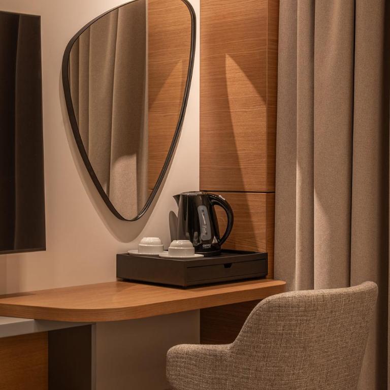Garni Hotel Galeria - Standardna Dvokrevetna Soba sa Bračnim Krevetom - 2
