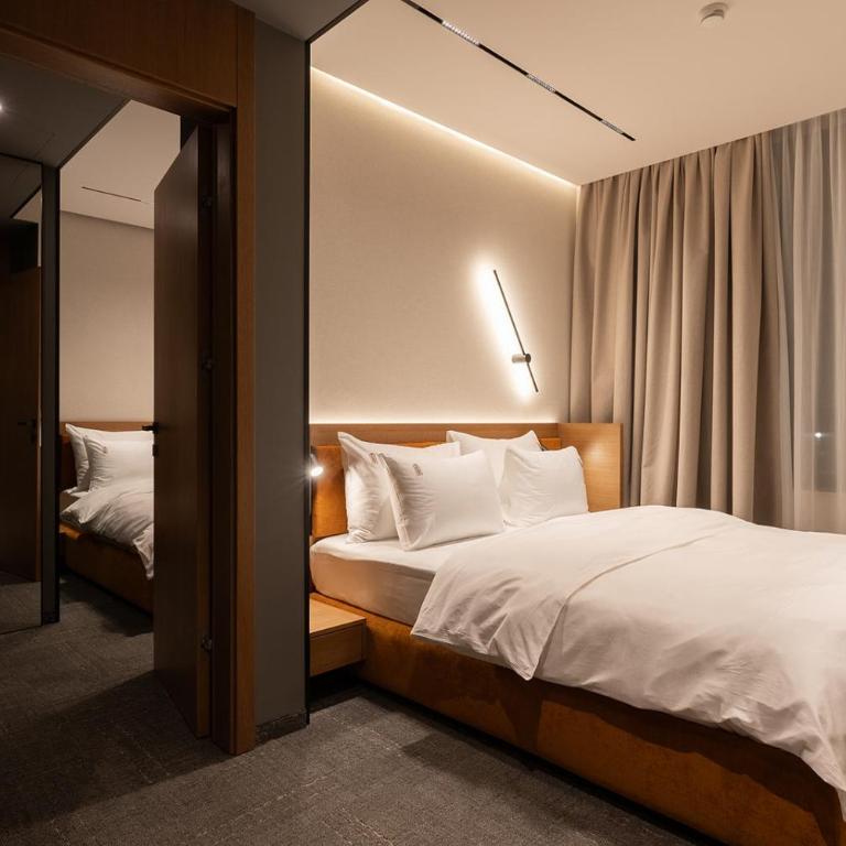 Garni Hotel Galeria - Porodična Soba - 12