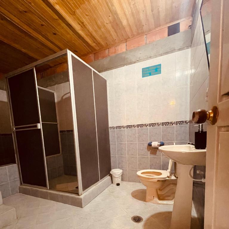 Leño Verde - Habitación Familiar con baño privado - 3