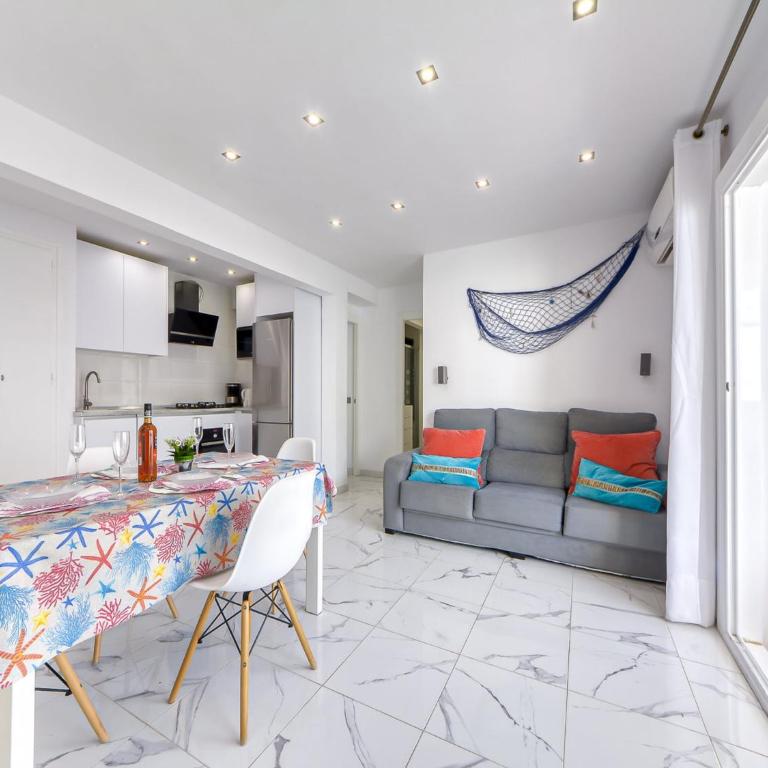 Apartment in Roses with Stunning Beachfront Views - Two-Bedroom Apartment - 5