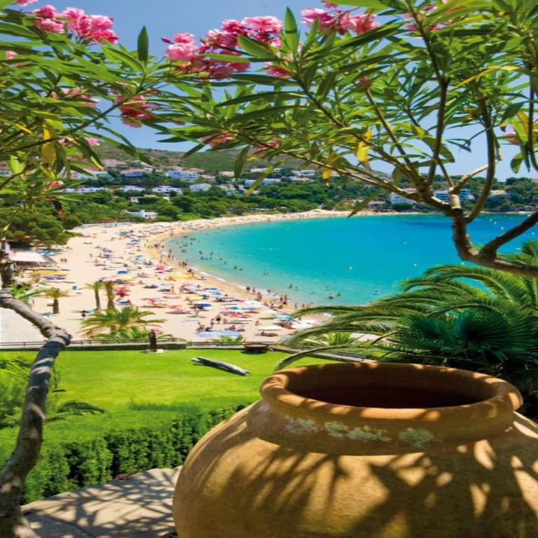 Apartment in Roses with Stunning Beachfront Views - Two-Bedroom Apartment - 36