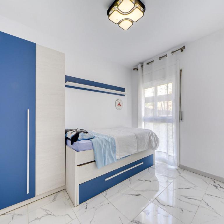 Apartment in Roses with Stunning Beachfront Views - Two-Bedroom Apartment - 20