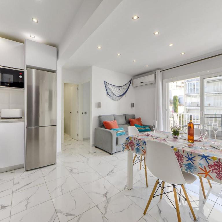 Apartment in Roses with Stunning Beachfront Views - Two-Bedroom Apartment - 12