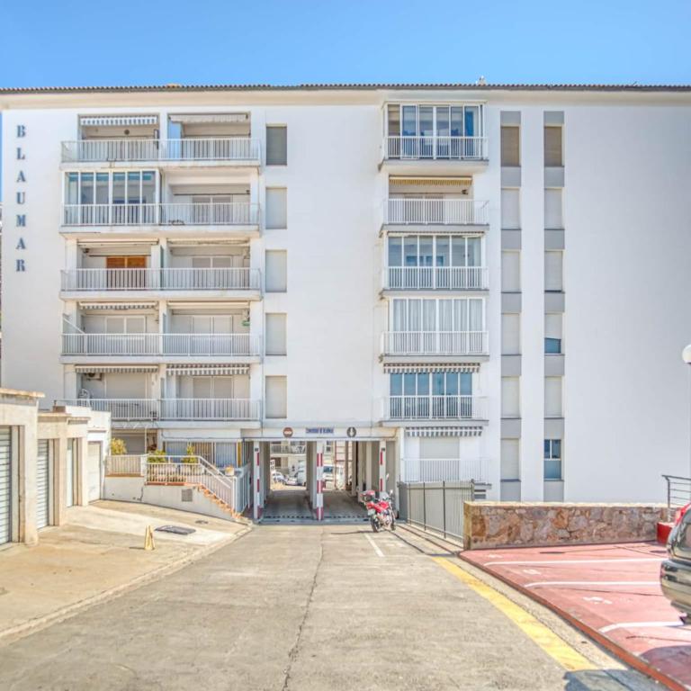 Apartment in Roses with Stunning Beachfront Views - Two-Bedroom Apartment - 3
