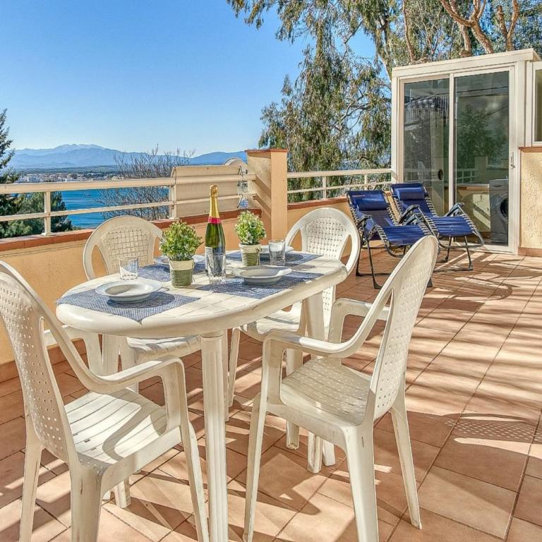 Apartment in Roses with Waterfront Views - Two-Bedroom Apartment - 27