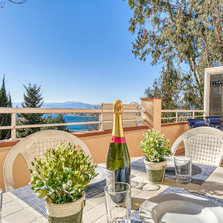 Apartment in Roses with Waterfront Views - Two-Bedroom Apartment - 26