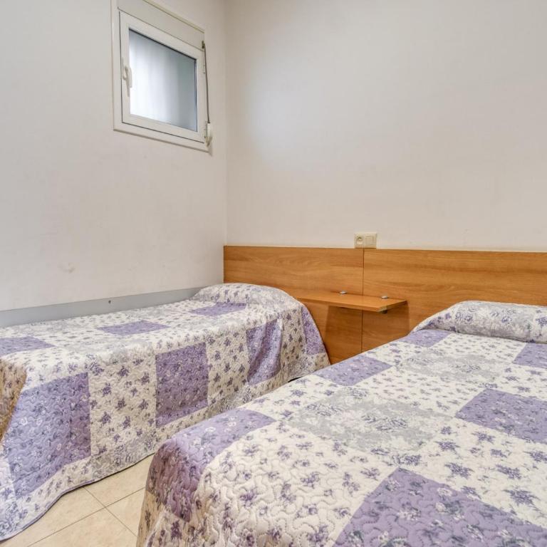 Apartment in Roses with Waterfront Views - Two-Bedroom Apartment - 20