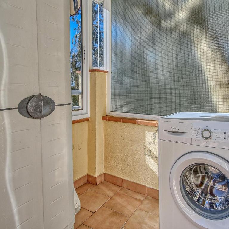 Apartment in Roses with Waterfront Views - Two-Bedroom Apartment - 28