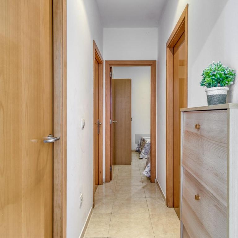 Apartment in Roses with Waterfront Views - Two-Bedroom Apartment - 17