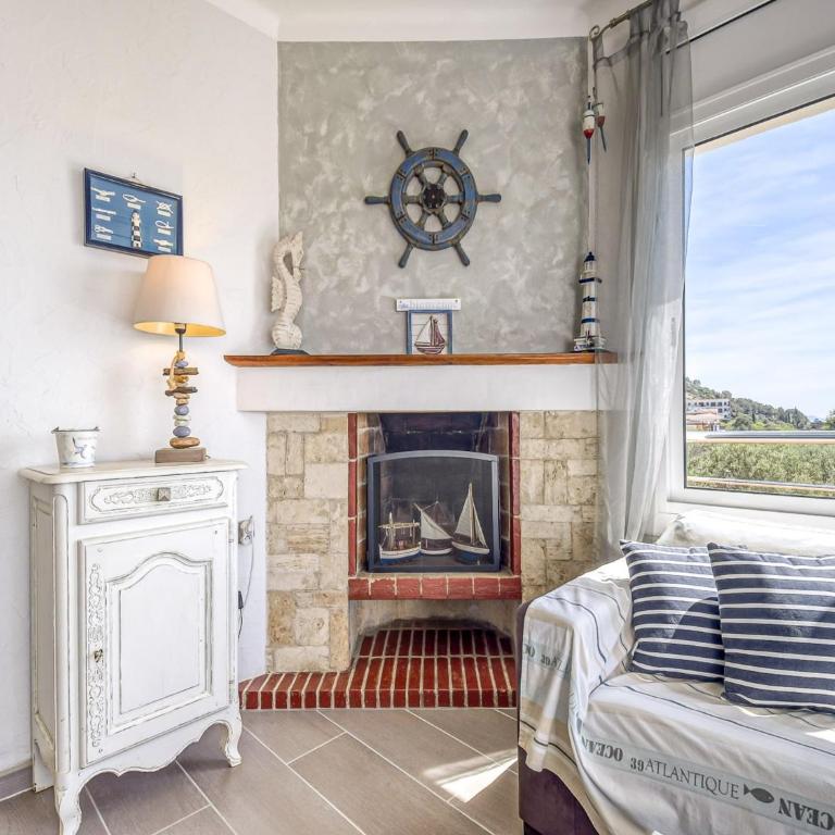 Apartment in Roses near Platja dels Palangrers - Two-Bedroom Apartment - 1