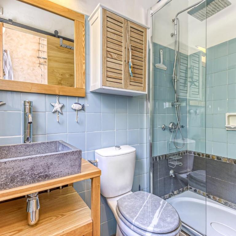 Apartment in Roses near Platja dels Palangrers - Two-Bedroom Apartment - 23