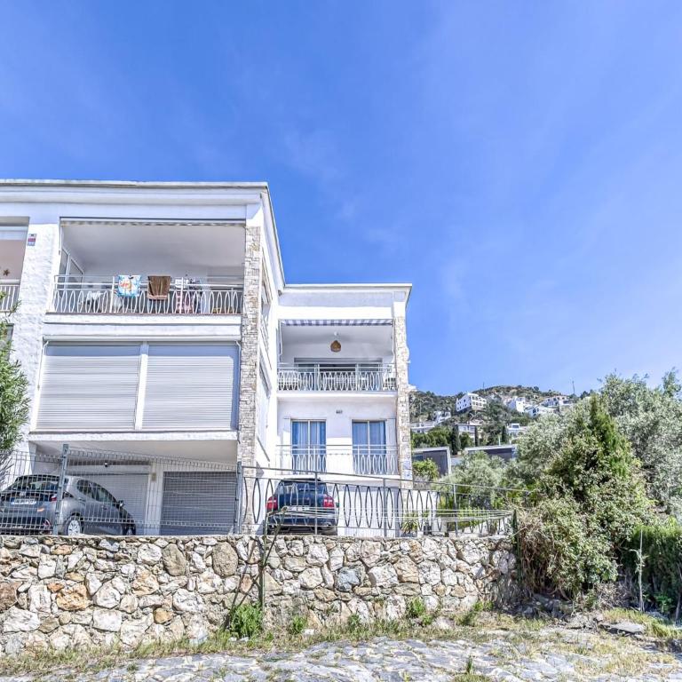 Apartment in Roses near Platja dels Palangrers - Two-Bedroom Apartment - 7