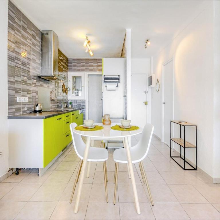 Apartment in Roses by the Waterfront - Two-Bedroom Apartment - 11