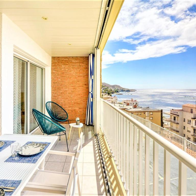 Apartment in Roses by the Waterfront - Two-Bedroom Apartment - 1