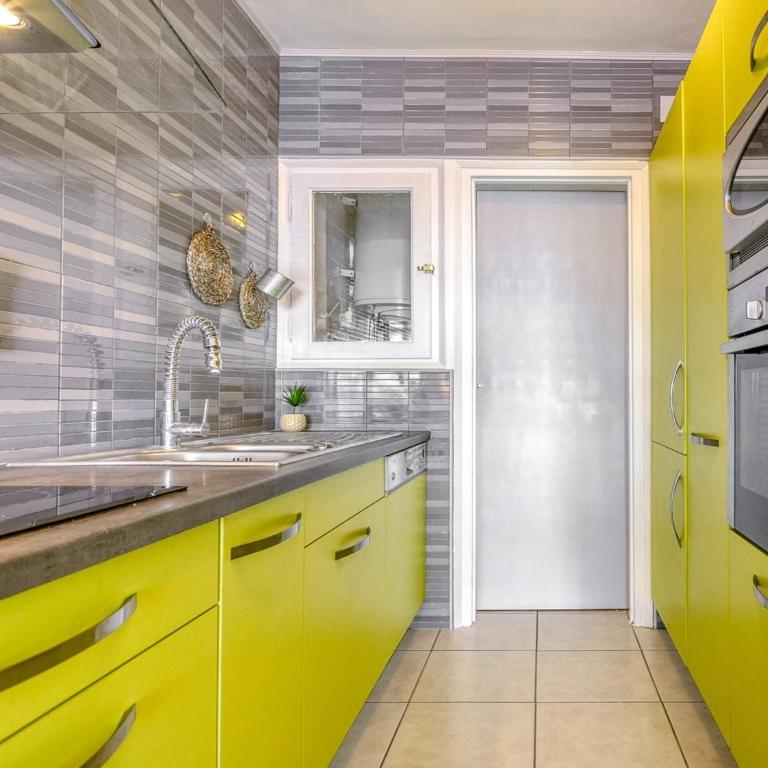 Apartment in Roses by the Waterfront - Two-Bedroom Apartment - 3