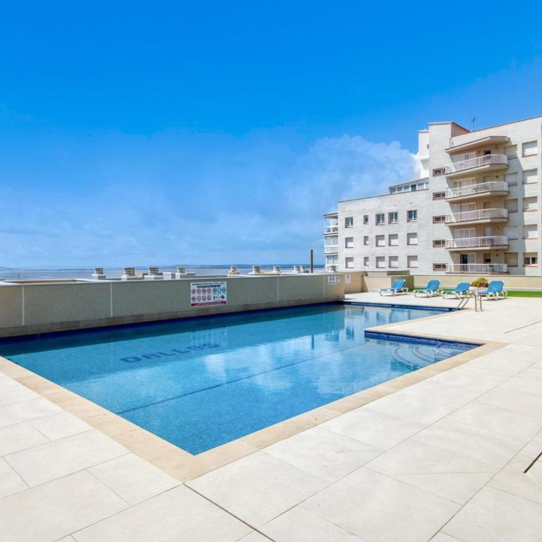 Apartment in Rosas with Beachfront Views - Two-Bedroom Apartment - 1