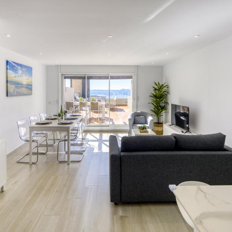 Apartment in Rosas with Beachfront Views - Two-Bedroom Apartment - 4