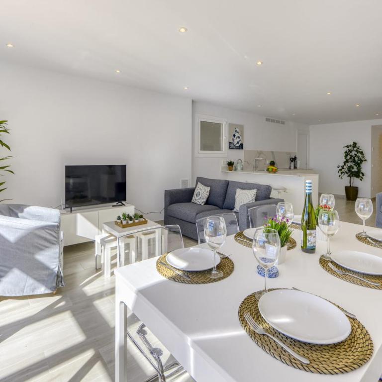 Apartment in Rosas with Beachfront Views - Two-Bedroom Apartment - 16