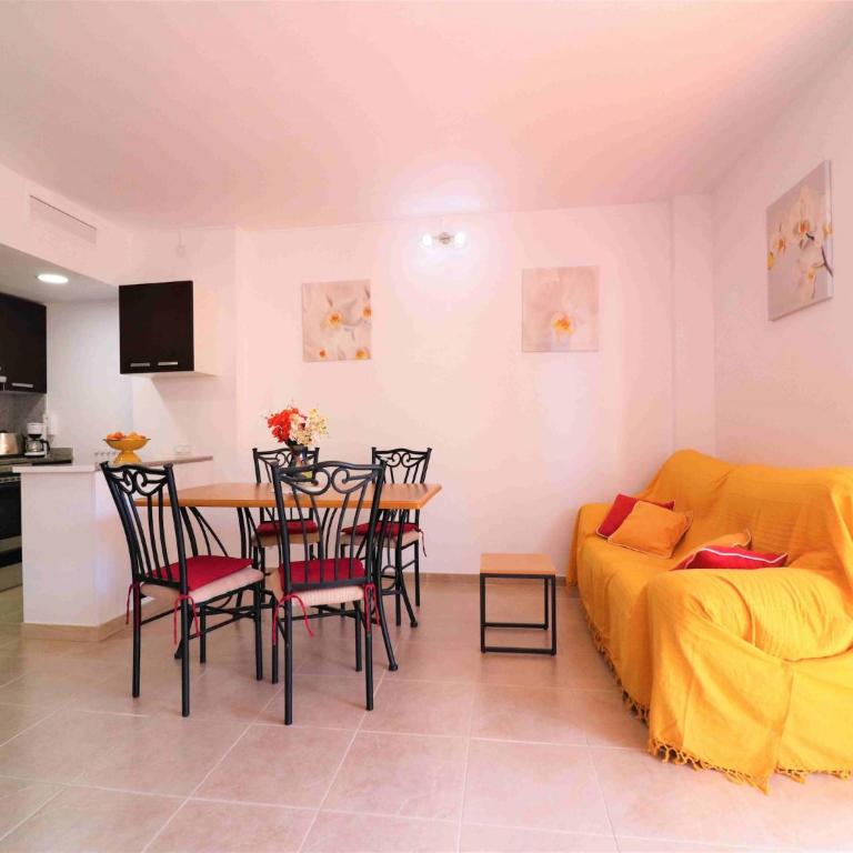 Pretty apartment with balcony - Two-Bedroom Apartment - 17