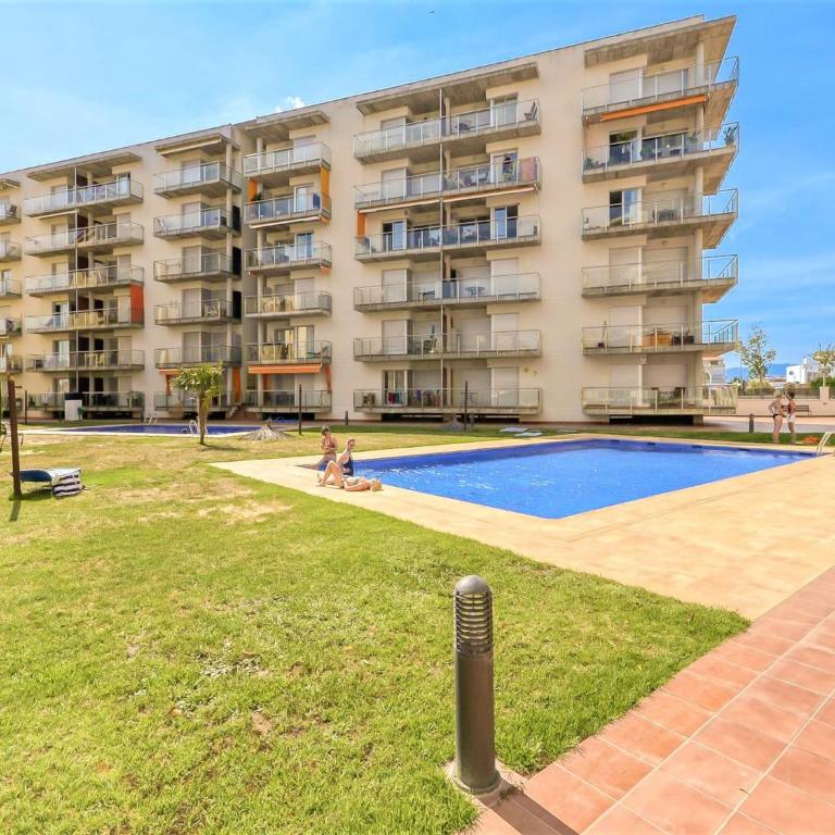 Pretty apartment with balcony - Two-Bedroom Apartment - 28