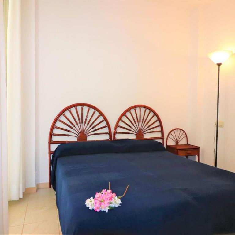 Apartment in Roses near Sandy Beach - Two-Bedroom Apartment - 8