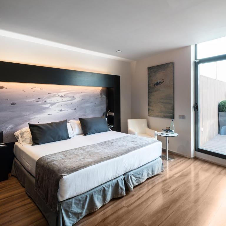 Catalonia Catedral - Superior Double Room with Terrace and Private Pool - 2