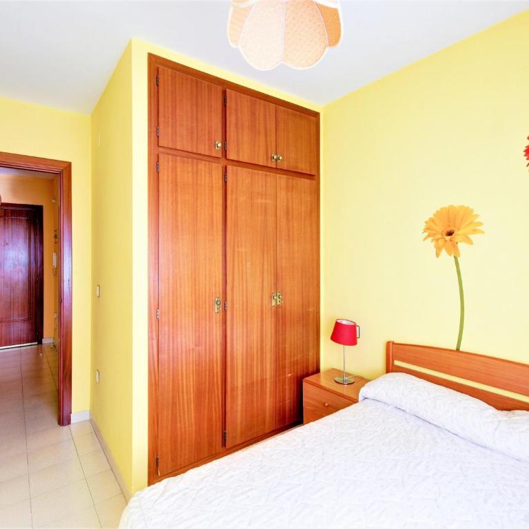 Apartment in Roses near Sandy Beach - One-Bedroom Apartment - 15