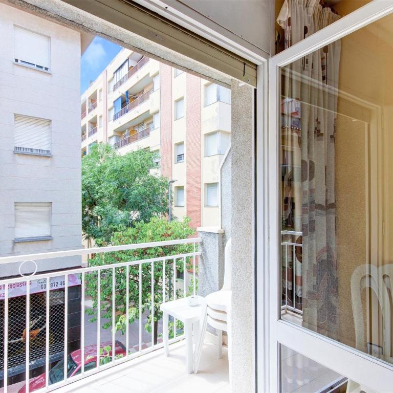 Apartment in Roses near Sandy Beach - One-Bedroom Apartment - 6