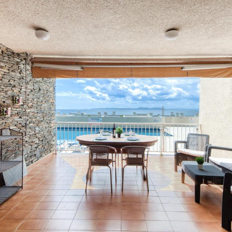 Apartment in Roses near Canyelles Beach - Apartamento de 3 dormitorios - 2
