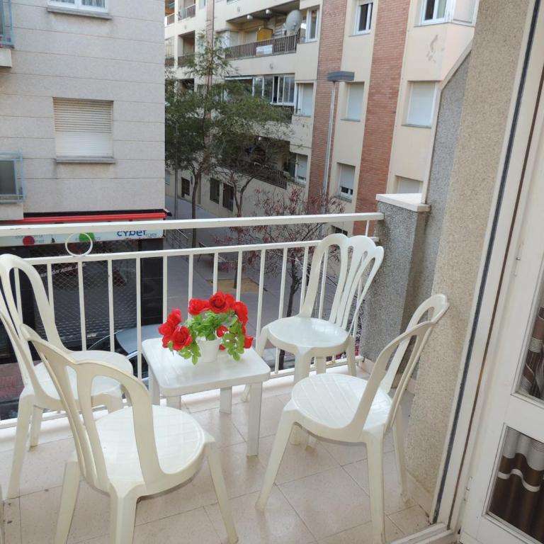 Apartment in Roses near Sandy Beach - One-Bedroom Apartment - 5