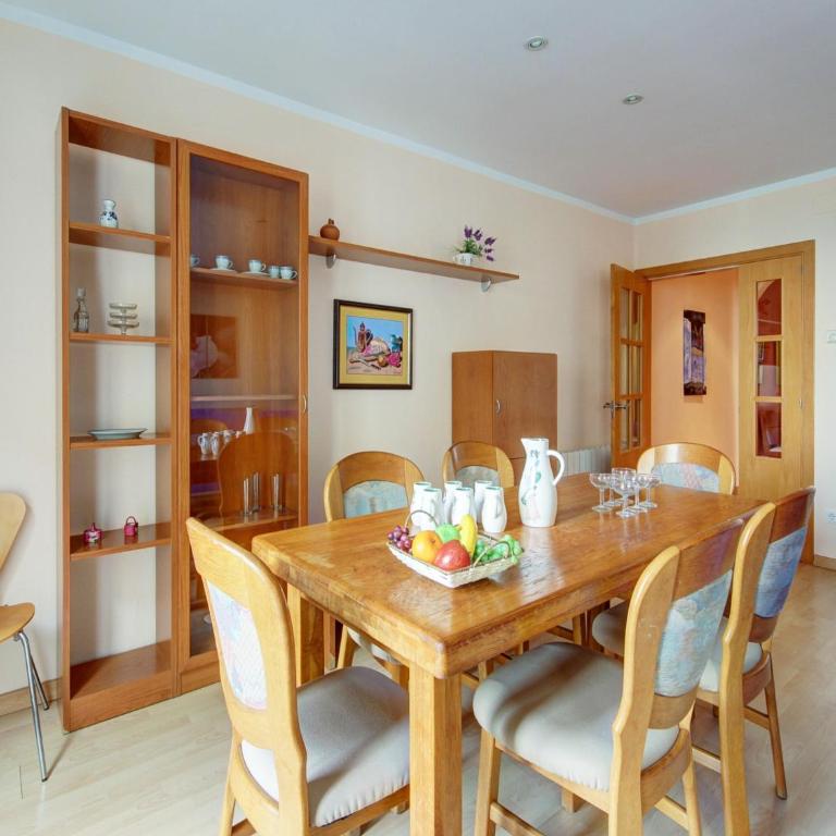 Apartment in Roses by the Beach - Three-Bedroom Apartment - 2